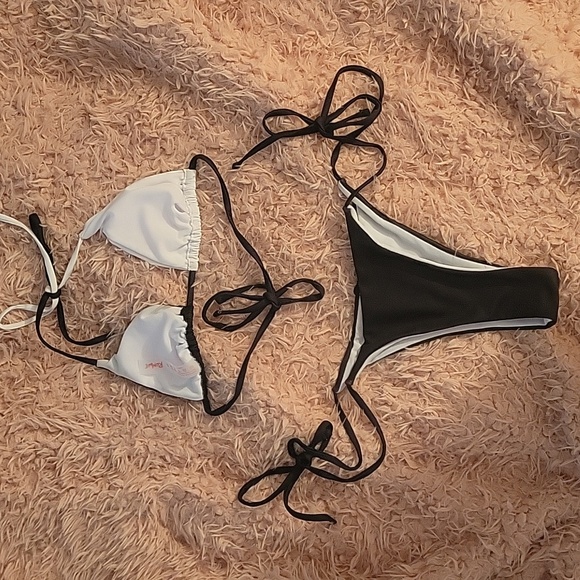 Bikini Set - Picture 2 of 2